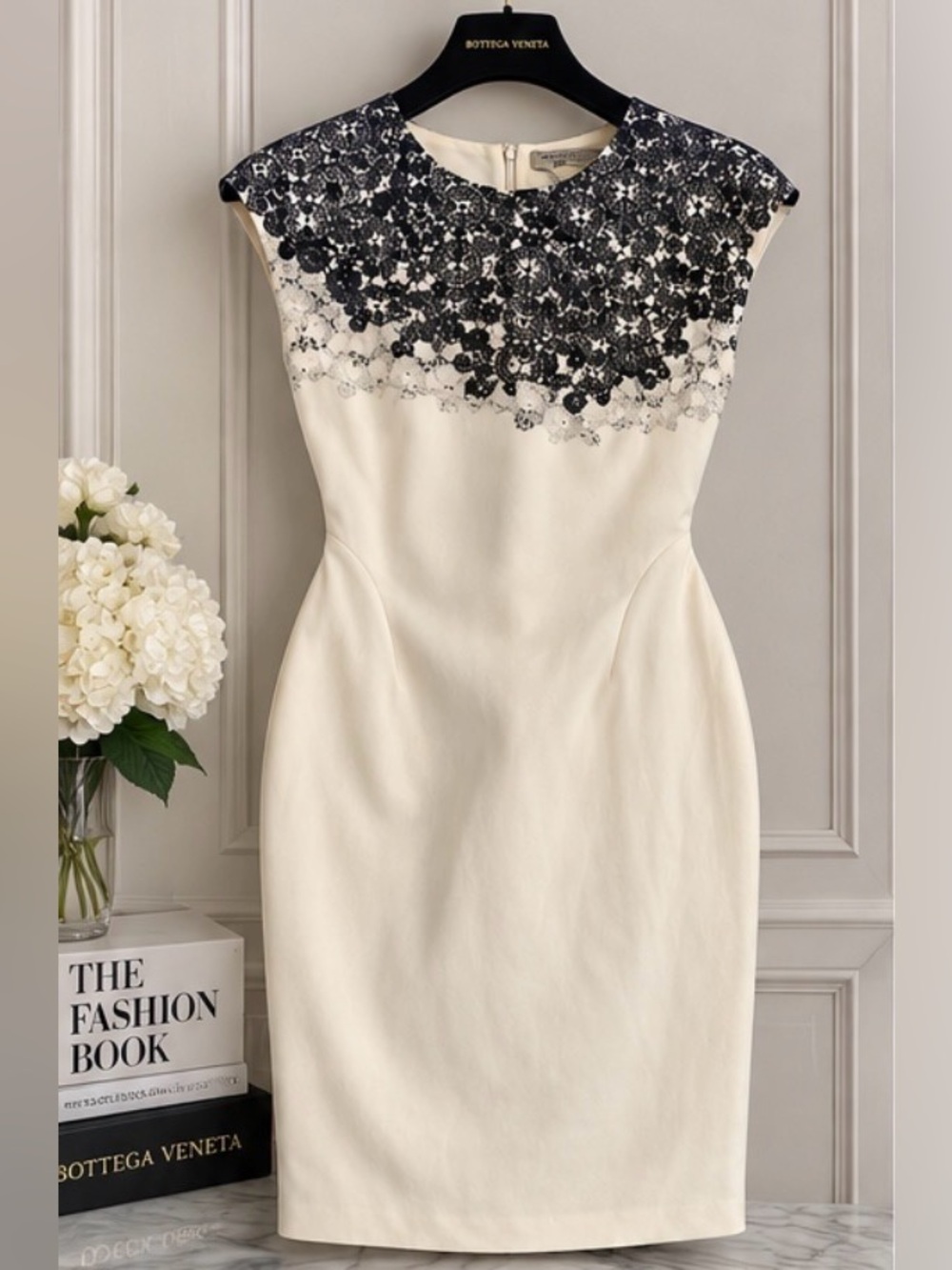 BOTTEGA VENETA Ivory & Black Lace Sheath Dress – NWT – IT 42